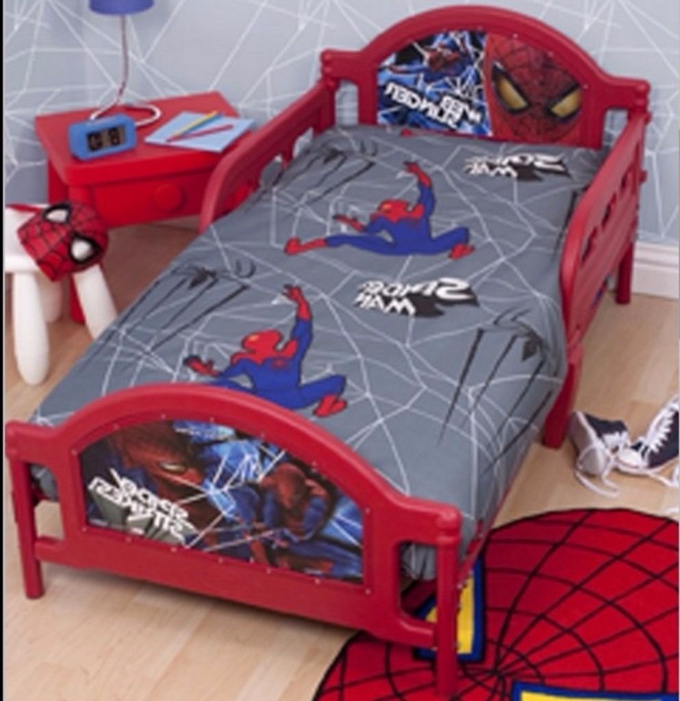 giường ngủ spider man