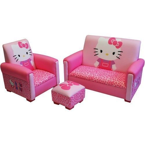 Hoặc sử dụng bộ ghế sofa có kèm đôn sofa mèo Kitty đi kèm.