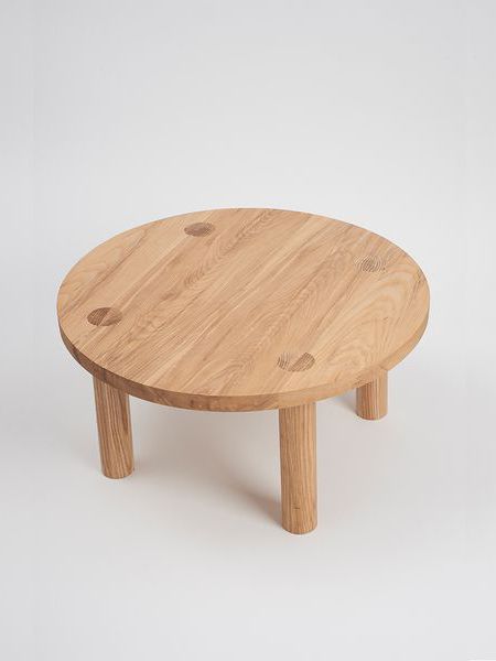 bàn trà tròn nhỏ bằng gỗ