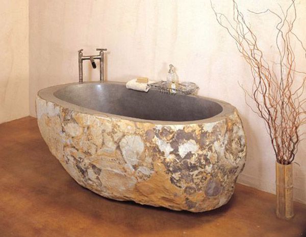phòng tắm có bồn bằng đá